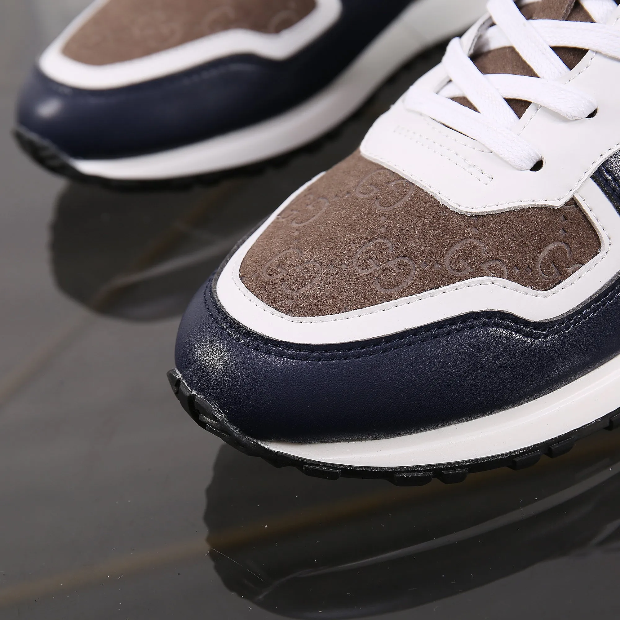 Factory price: 400💰The new spring model is here again! [Gucci Sports Men's Shoes] Gucci fashionable casual men's shoes🇨🇳Original 1:1 mold, new model debuts first💯Not high-profile but avant-garde, simple, low-key and fashionable, super versatile style🌿Made of original cowhide➕Sheepskin lining🎋The version is comfortable on the feet, first-class workmanship🍍Number: 38-44, customized 45